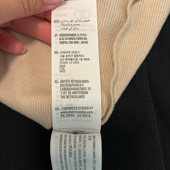 Abercrombie & Fitch Soft Rib Shrunken Tee EUC - Picture 6 of 11